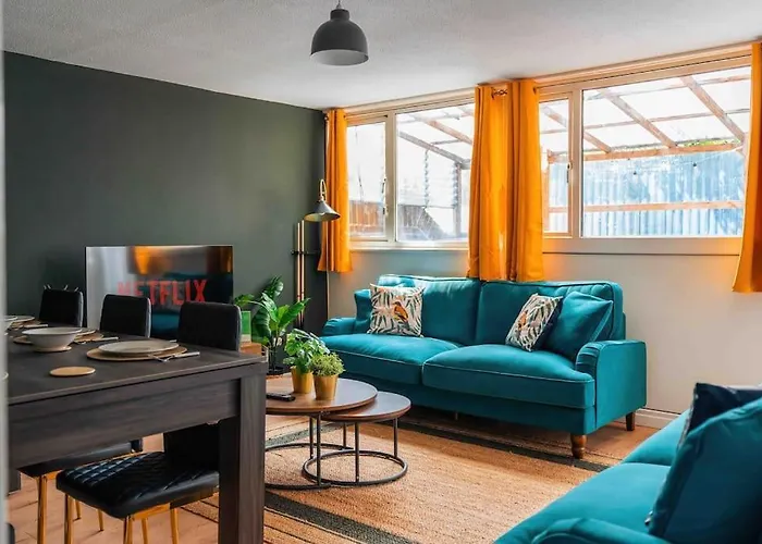 Contractor Base With Pool Table